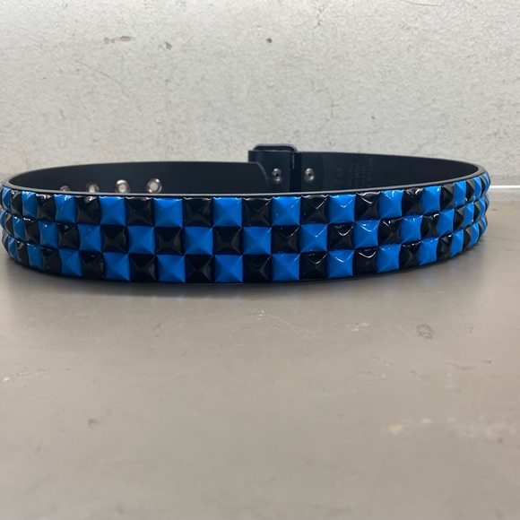 New w/ Tags Unisex Hot Topic Blue Black Stud Rocker Biker Belt Size Small main image 4